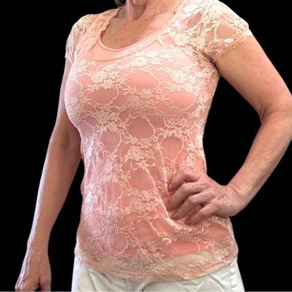 NWOT Downeast Basics Lace Overlay peach Top - Picture 3 of 9